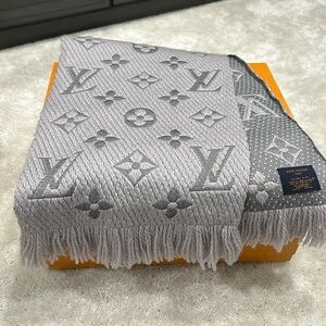 Louis Vuitton Monogram Scarf Grey